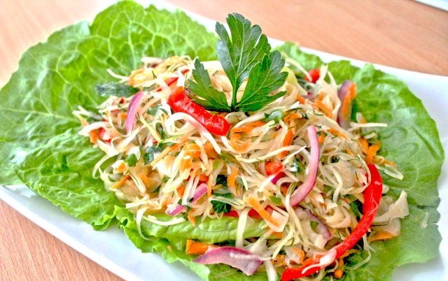салат из белокачанной капусты